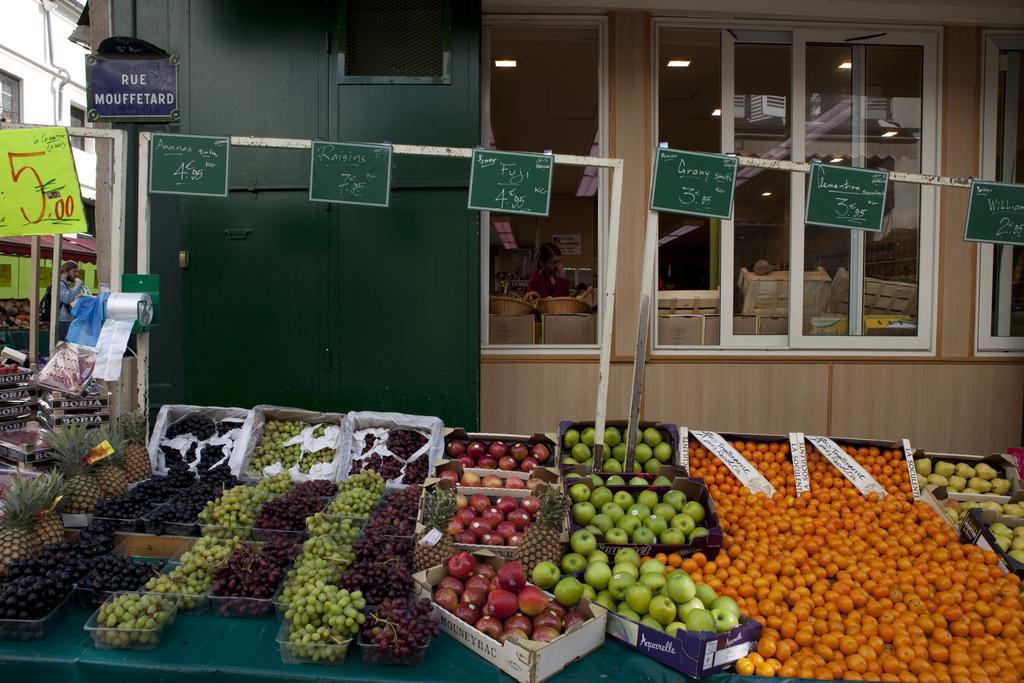 Oops! Latin Quarter By Hiphophostels Paris Bagian luar foto